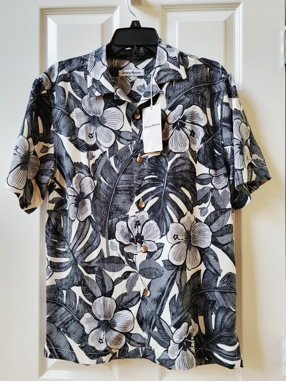 NWT Tommy Bahama Floral Lush Camp Shirt Mens Small 100% Silk Black Hawaiian $168